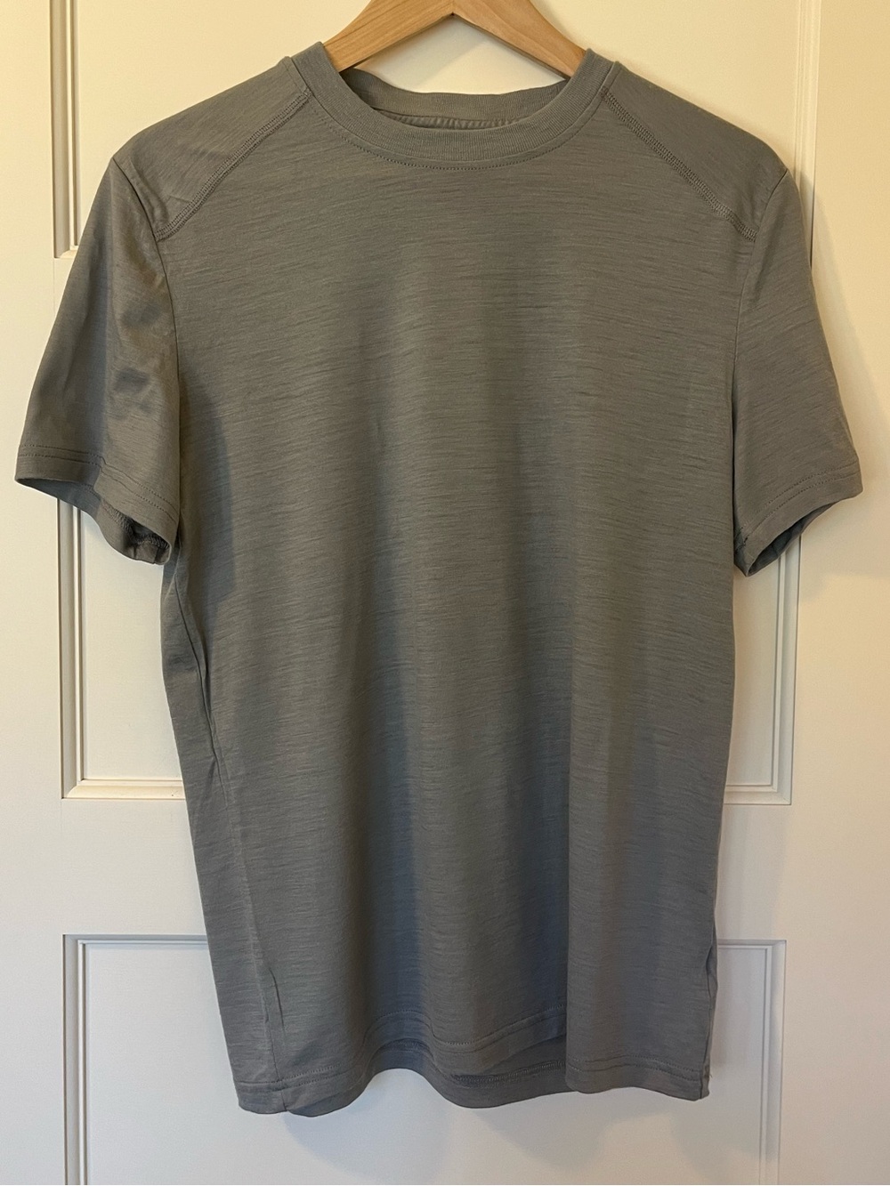 Taylor Stitch • Heathered Gray Merino Wool Blend Performance Tee • Size 38 Small